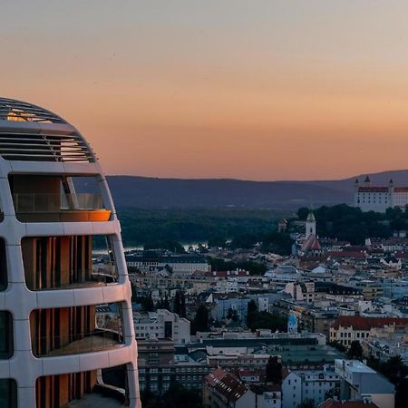 Beautiful 1 - Bedroom Apartment In Downtown Bratysława Zewnętrze zdjęcie
