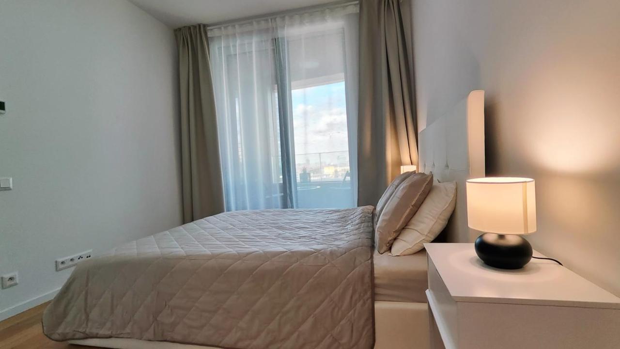 Beautiful 1 - Bedroom Apartment In Downtown Bratysława Zewnętrze zdjęcie